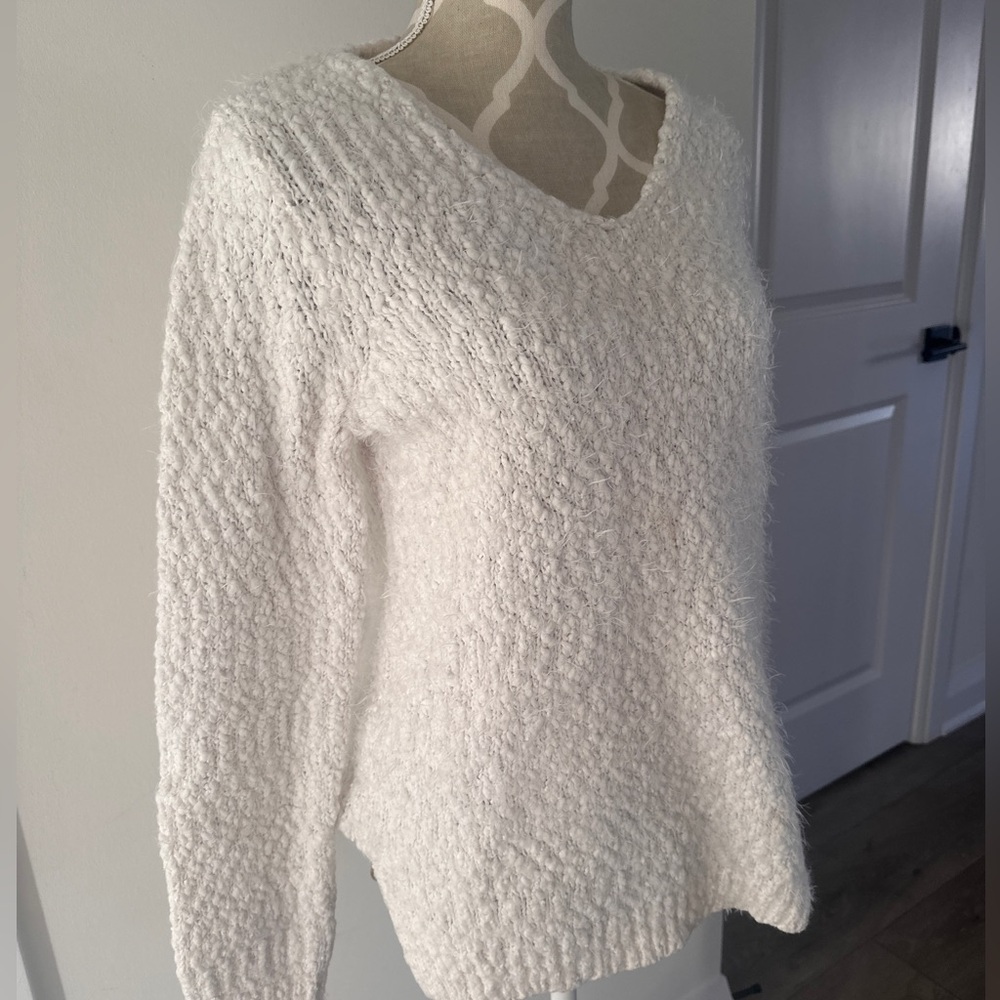 White eyelash sweater brand new condition